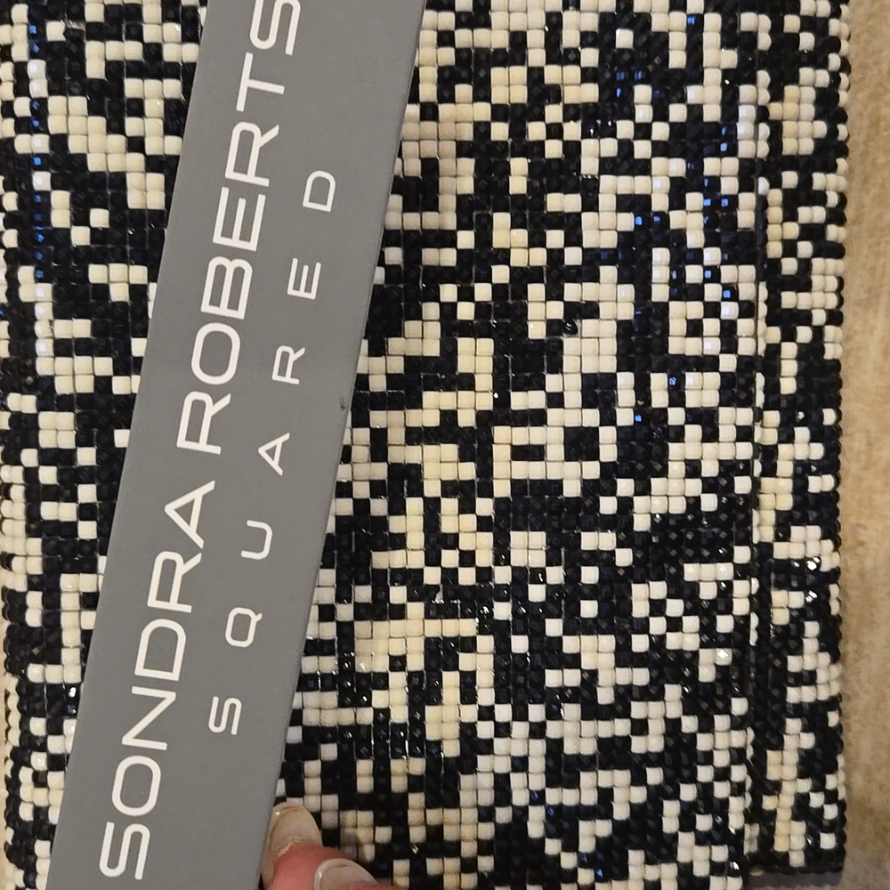 New Sondra Roberts Squared Black/White Beaded Versatile Clutch - Picture 2 of 11